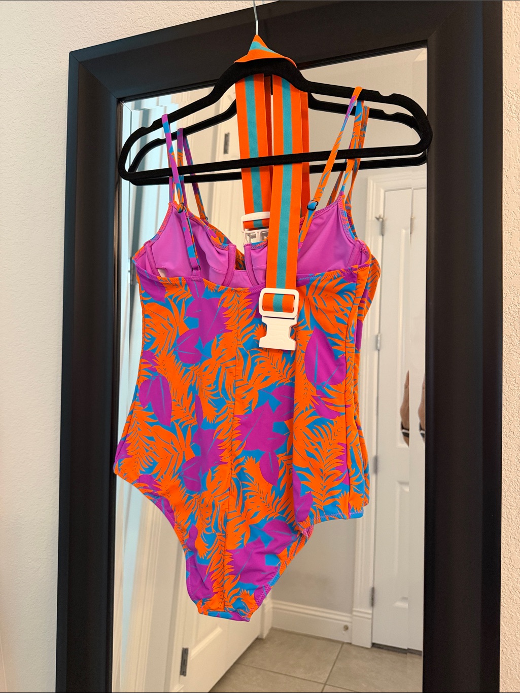 Vetchy Montego One Piece W/Underwire & Belt — image 2 of 4